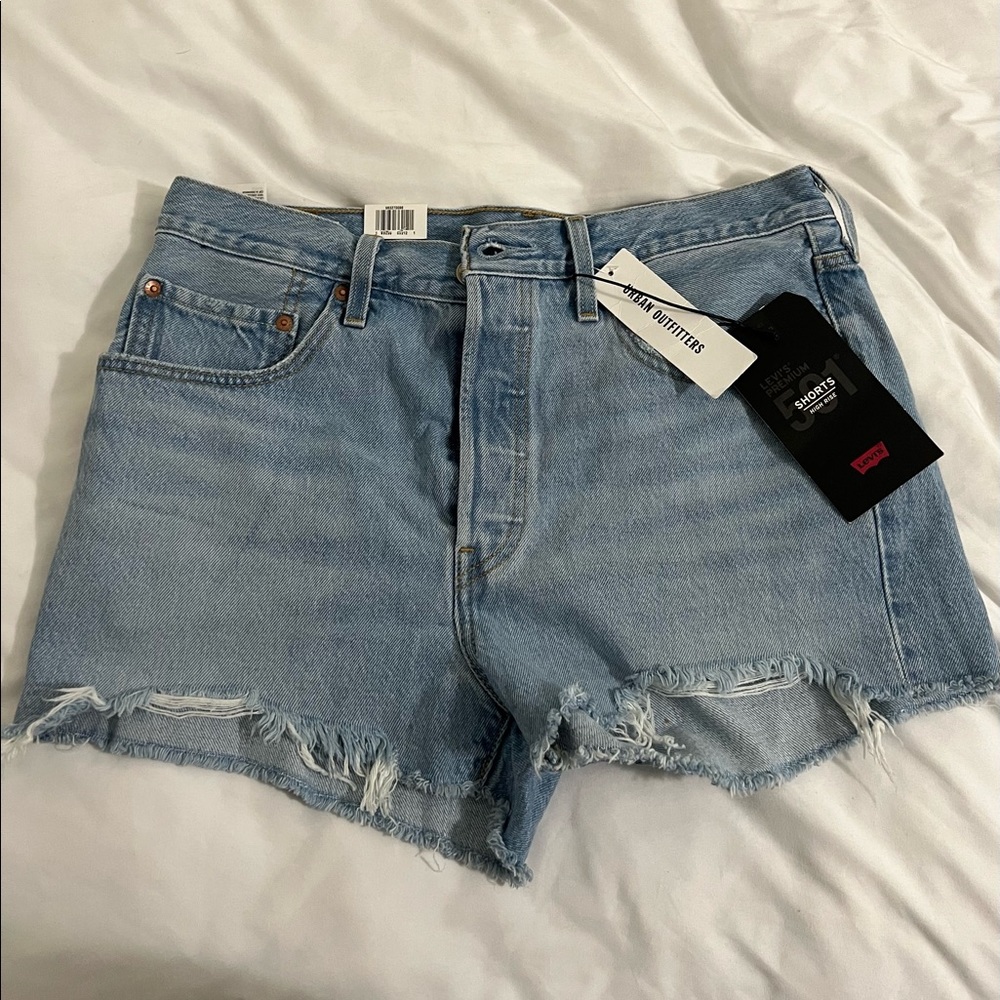 Womens 501 Levi shorts size 30